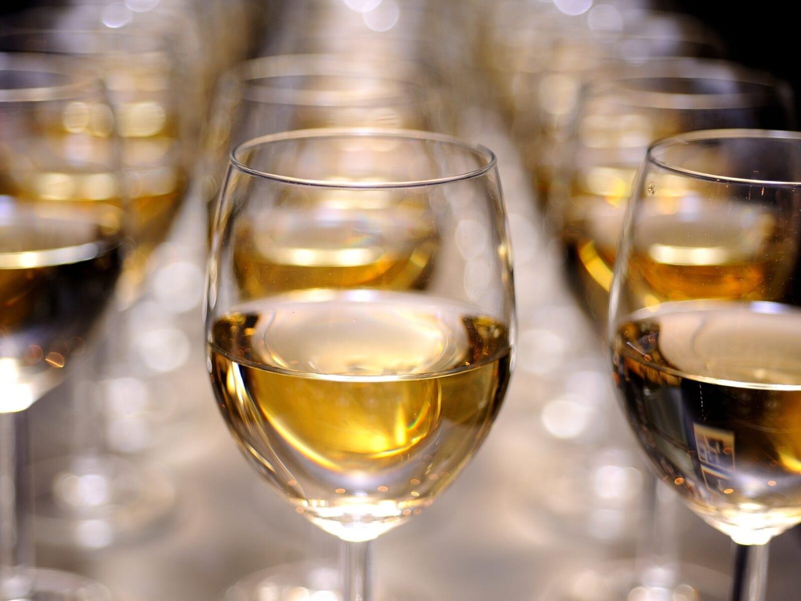 Beyaz Şarapta Neden Zorlanıyoruz?